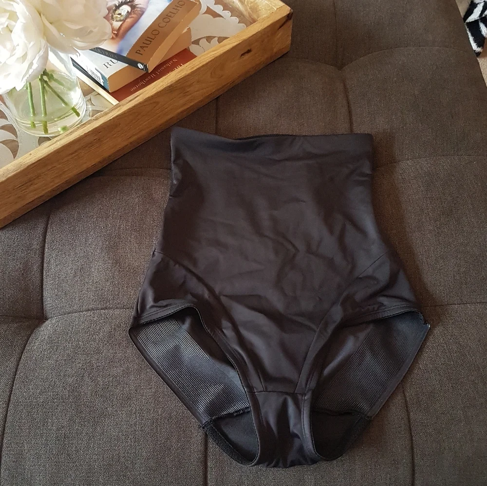 Black Shapewear Ambrielle Wonderful Edge® Back Magic® High-Waist Control Briefs